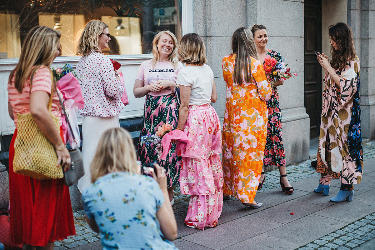 Vintage chanel och färgstarkt mode