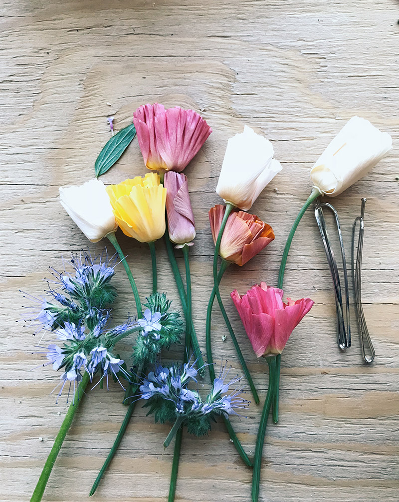 Blommor i håret till Midsommar av Paulina Velobloom