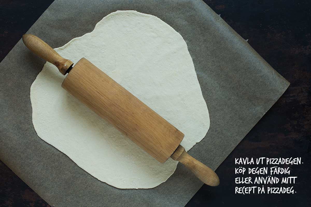 Recept: Vit pizza med kantareller och picklad rödlök | Frk. Kräsen