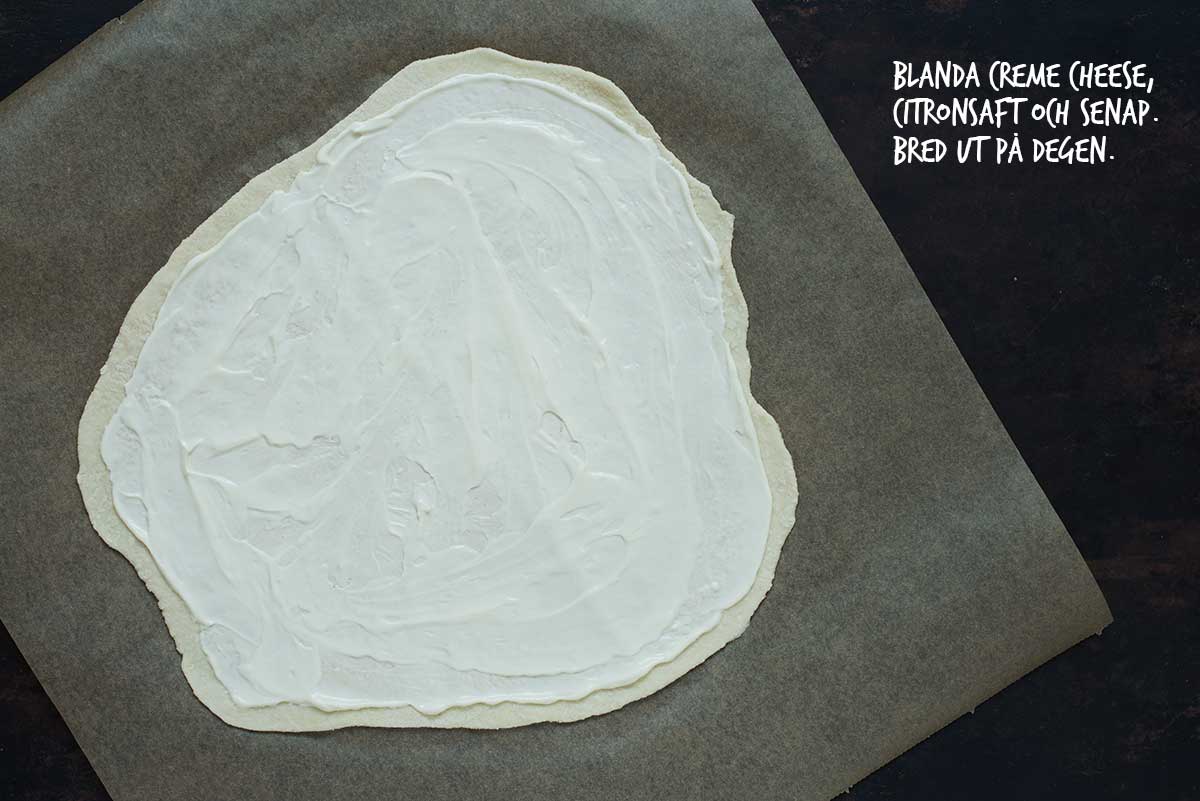 Recept: Vit pizza med kantareller och picklad rödlök | Frk. Kräsen