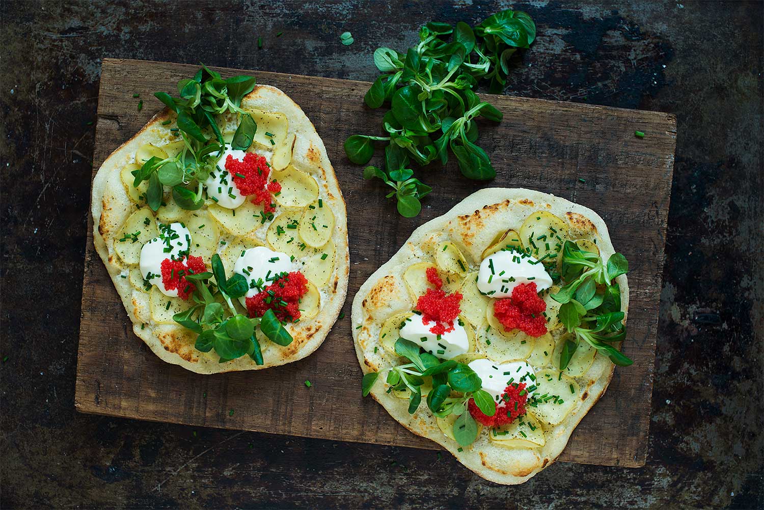 Recept: Pizza med potatis, creme fraiche og tångkaviar | Frk. Kräsen