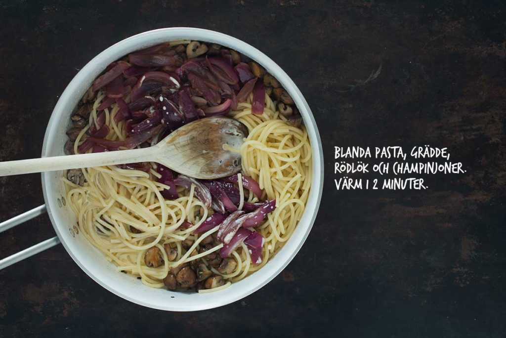 Recept: Pasta med champinjoner och karamelliserad rödlök | Frk. Kräsen