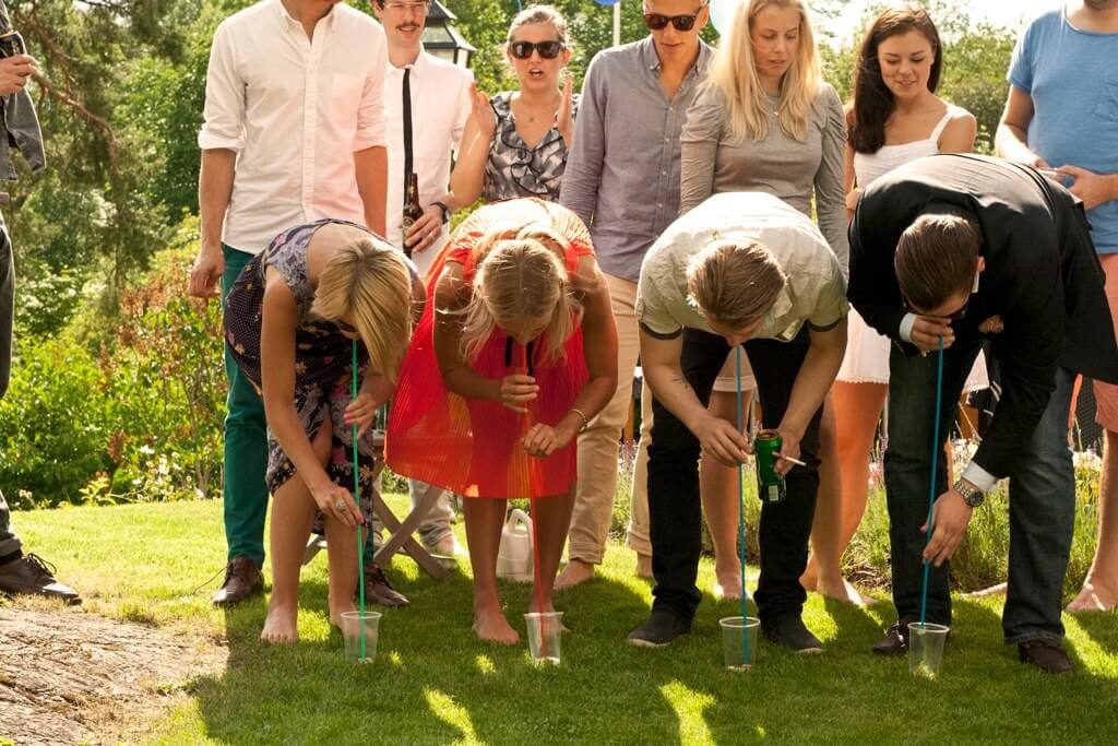 Midsommarlekar - Flytta godis