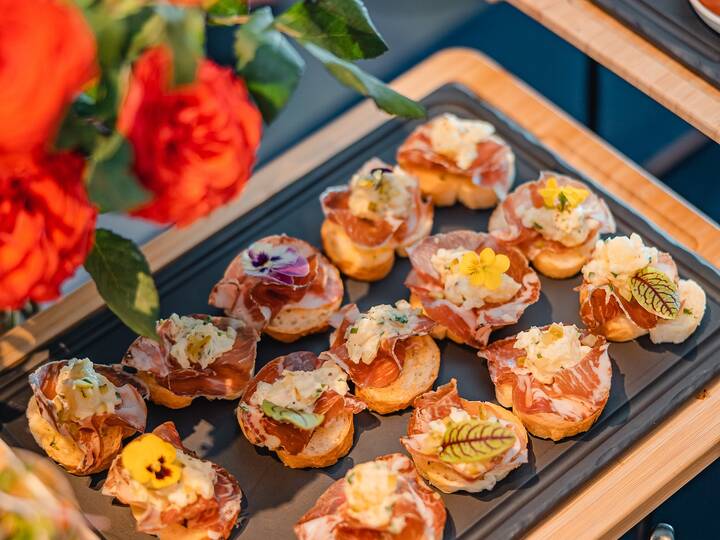 Preview tien-seven-buffet-9386435 1920