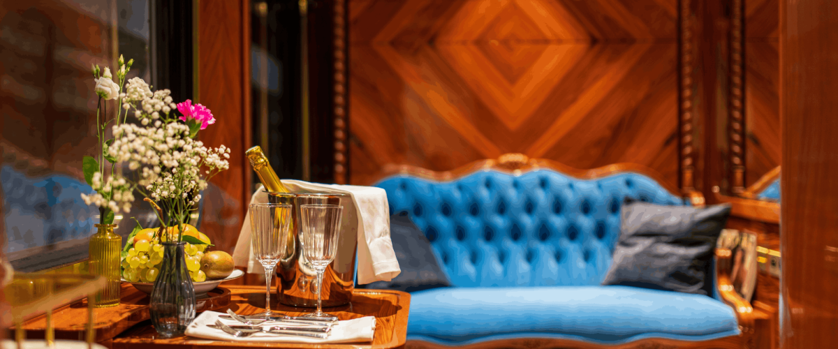 interior cabin le grand tour