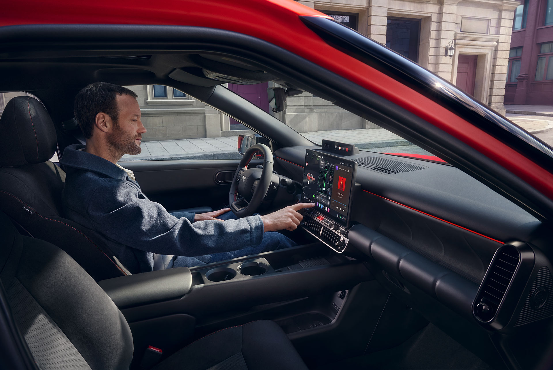 M07_HERO_INFOTAINMENT_INTERIOR_sRGB.jpg
