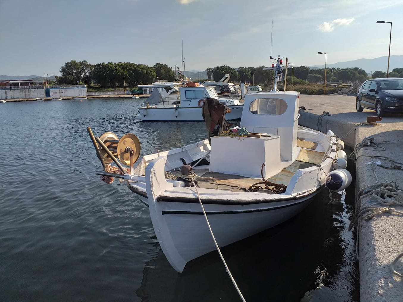 Πωλείται Επαγγελματικό Αλιευτικό Τρεχαντίρι με άδεια (4)