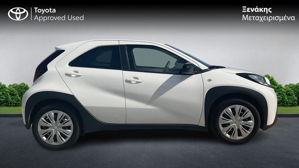 TOYOTA AYGO X X-PLAY 1.0 2025 (4)