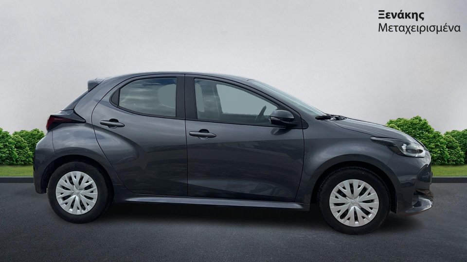 TOYOTA YARIS BUSINESS 1.5 HSD 2025 (4)