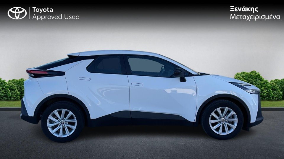 TOYOTA C-HR C-ULT 2025 (4)