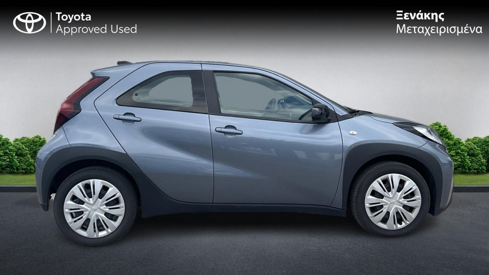 Toyota Aygo X X-PLAY 1.0 72PS 2025 (4)