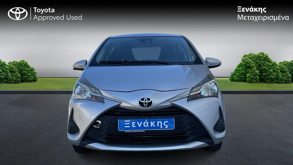 Toyota Yaris LIVE 1.5 2018 (2)