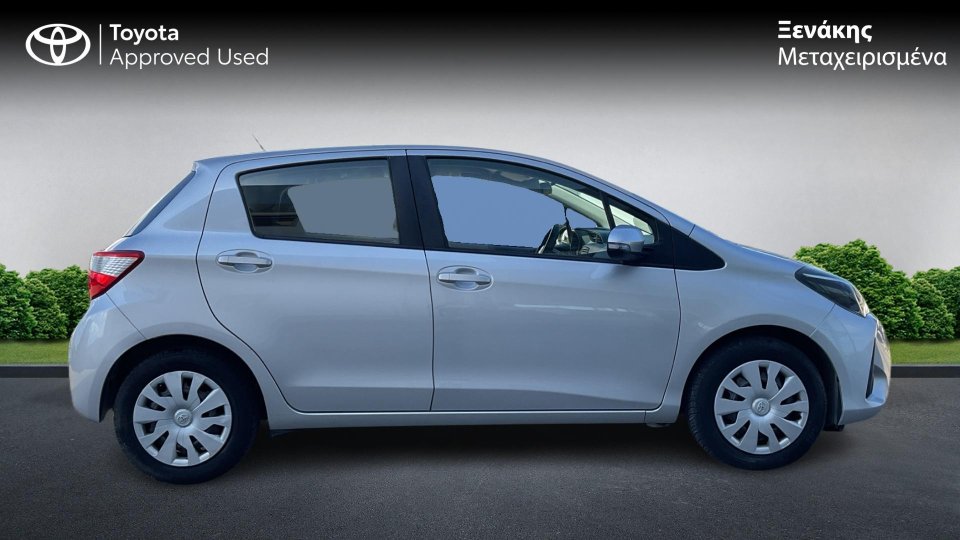 Toyota Yaris LIVE 1.5 2018 (4)