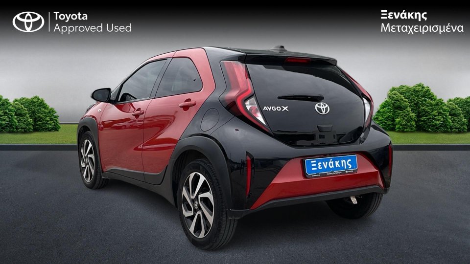 TOYOTA AYGO X X-TREND (2)