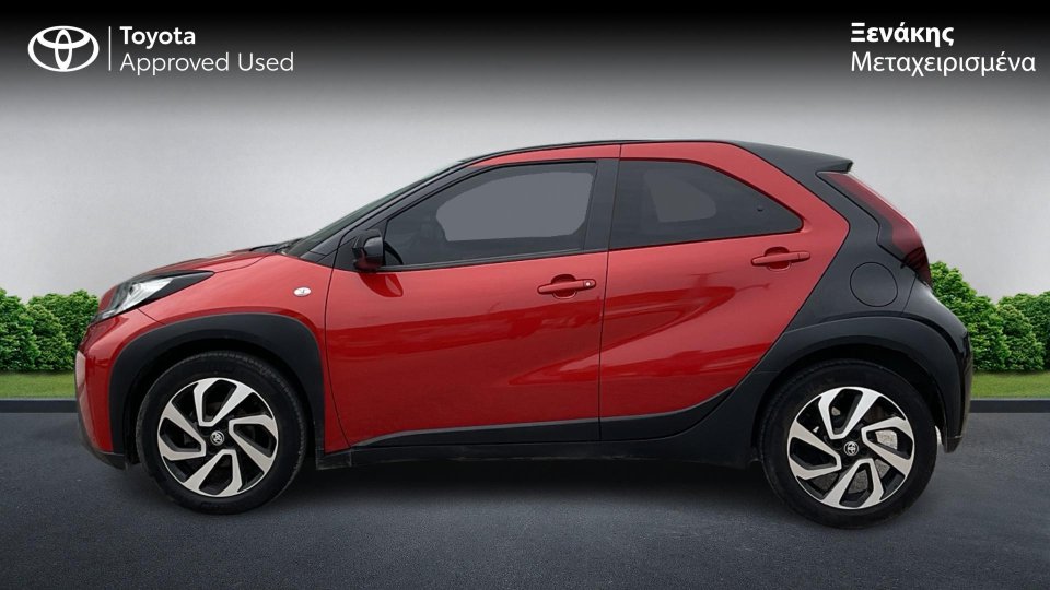 TOYOTA AYGO X X-TREND (3)
