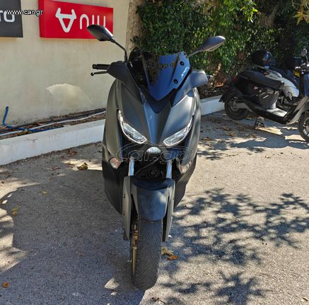 Yamaha XMAX 300 2020 (2)