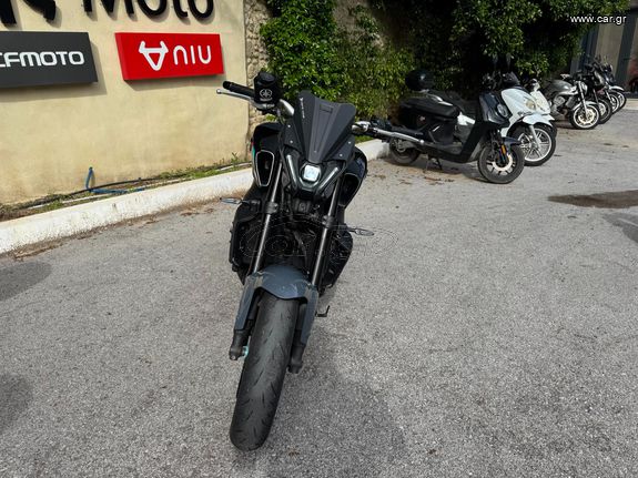 Yamaha MT-09 2022 (2)