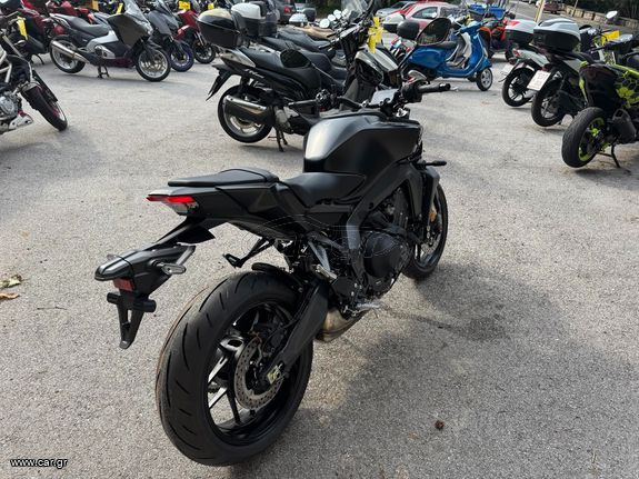 Yamaha MT-09 Y-AMT 2025 (4)