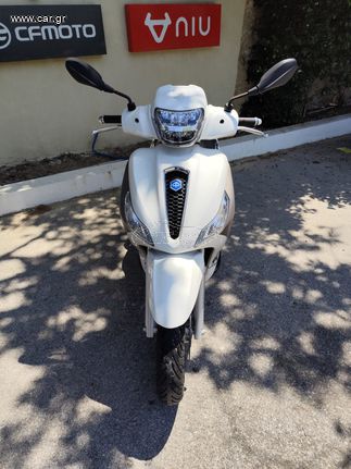 Piaggio Medley 150 2024 (2)