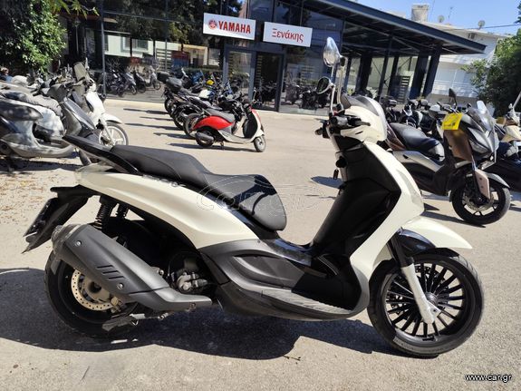 Piaggio Beverly 300 2015 (3)