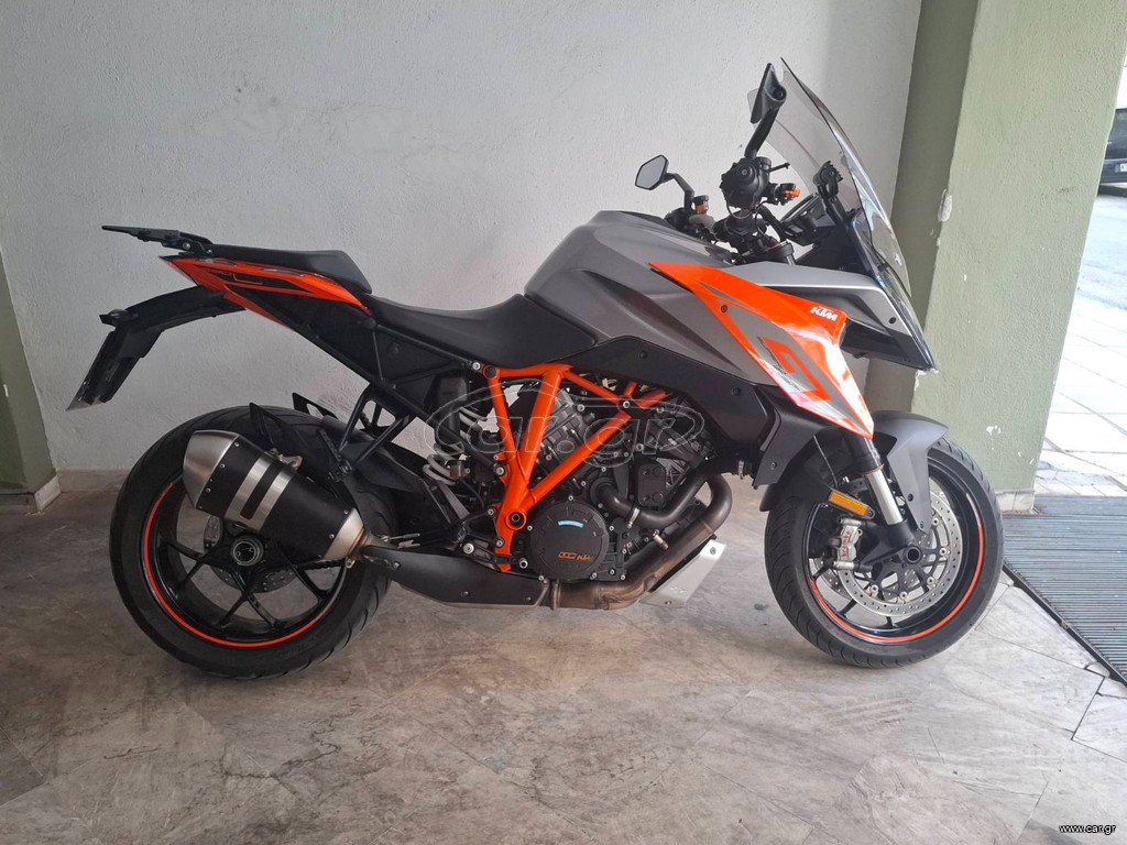 KTM 1290 Super Duke GT 2016