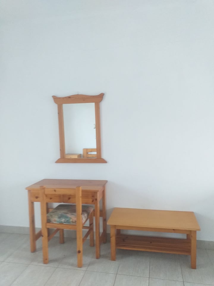 Πωλούνται μικροέπιπλα (2)