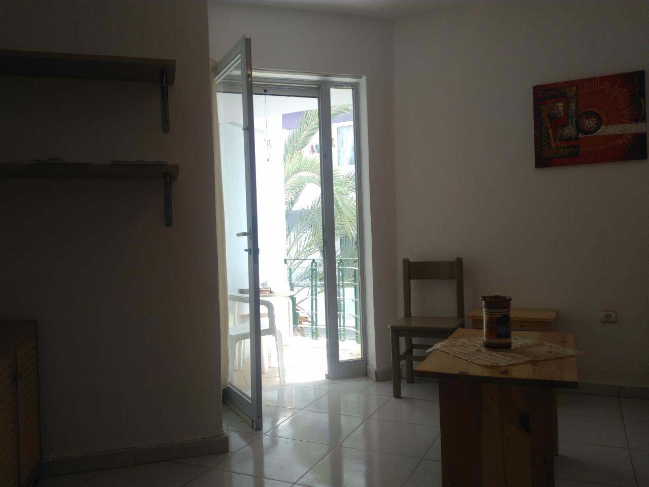 Διαμέρισμα  (6)