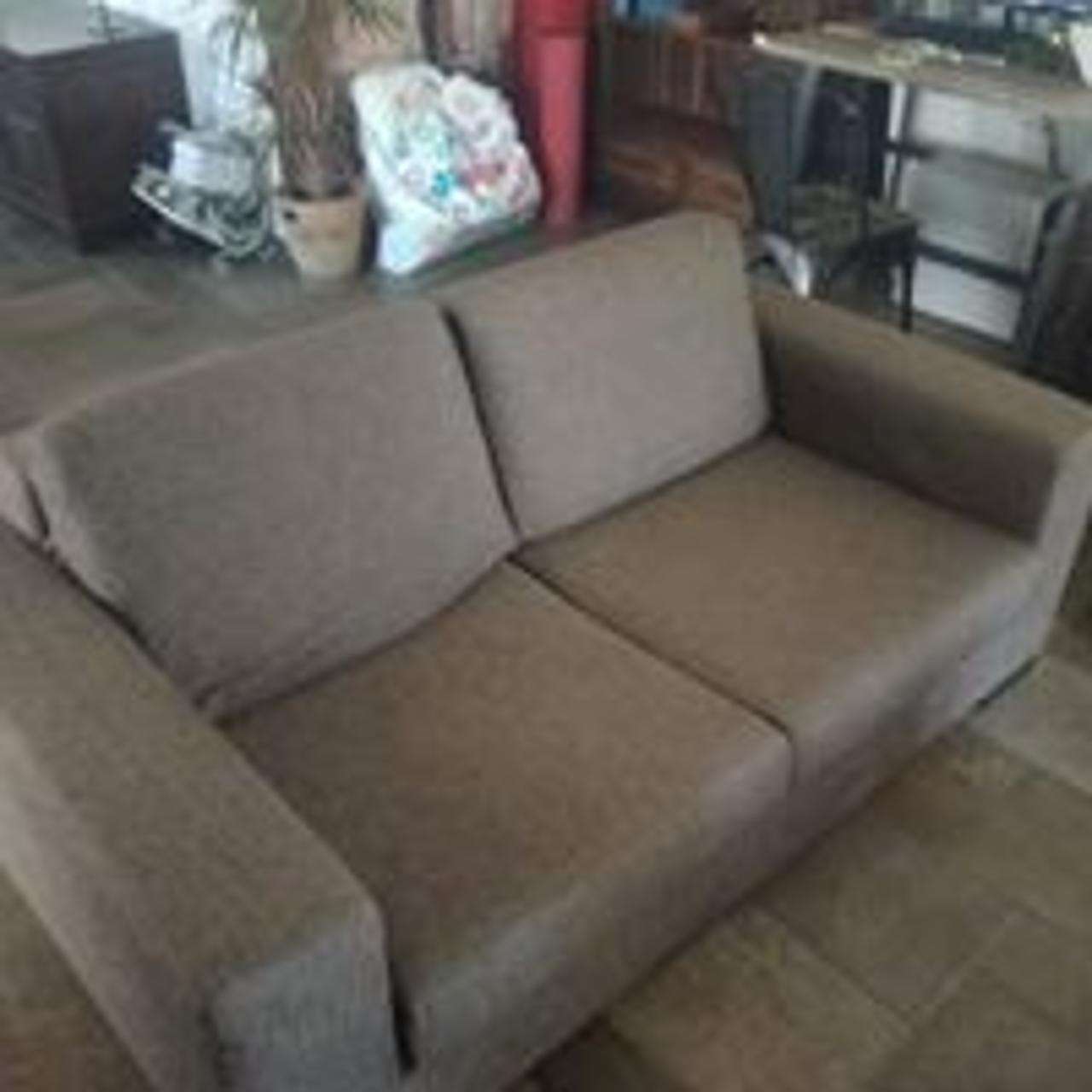 Πωλείται σαλόνι (2)