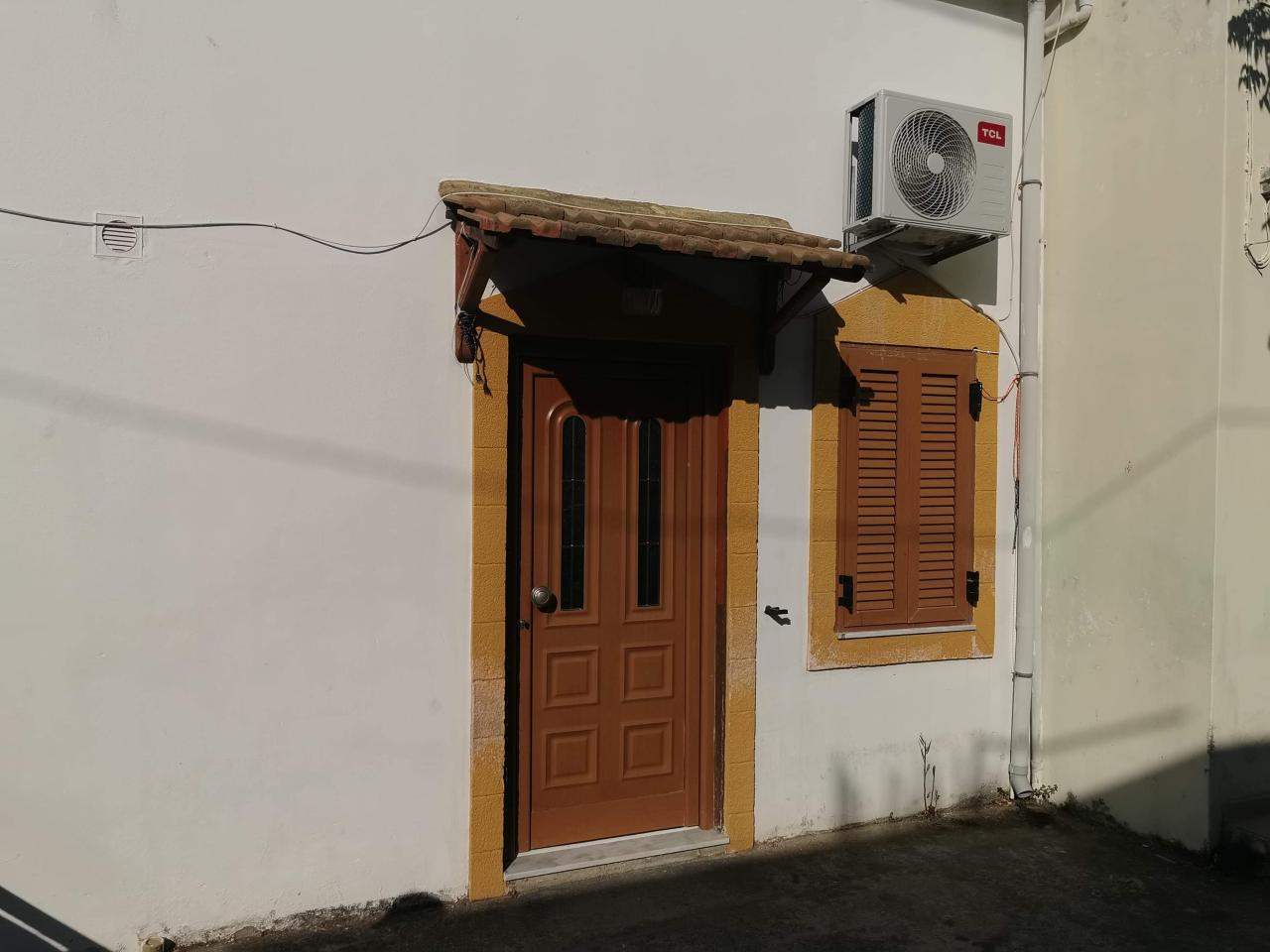 Διαμέρισμα  (6)