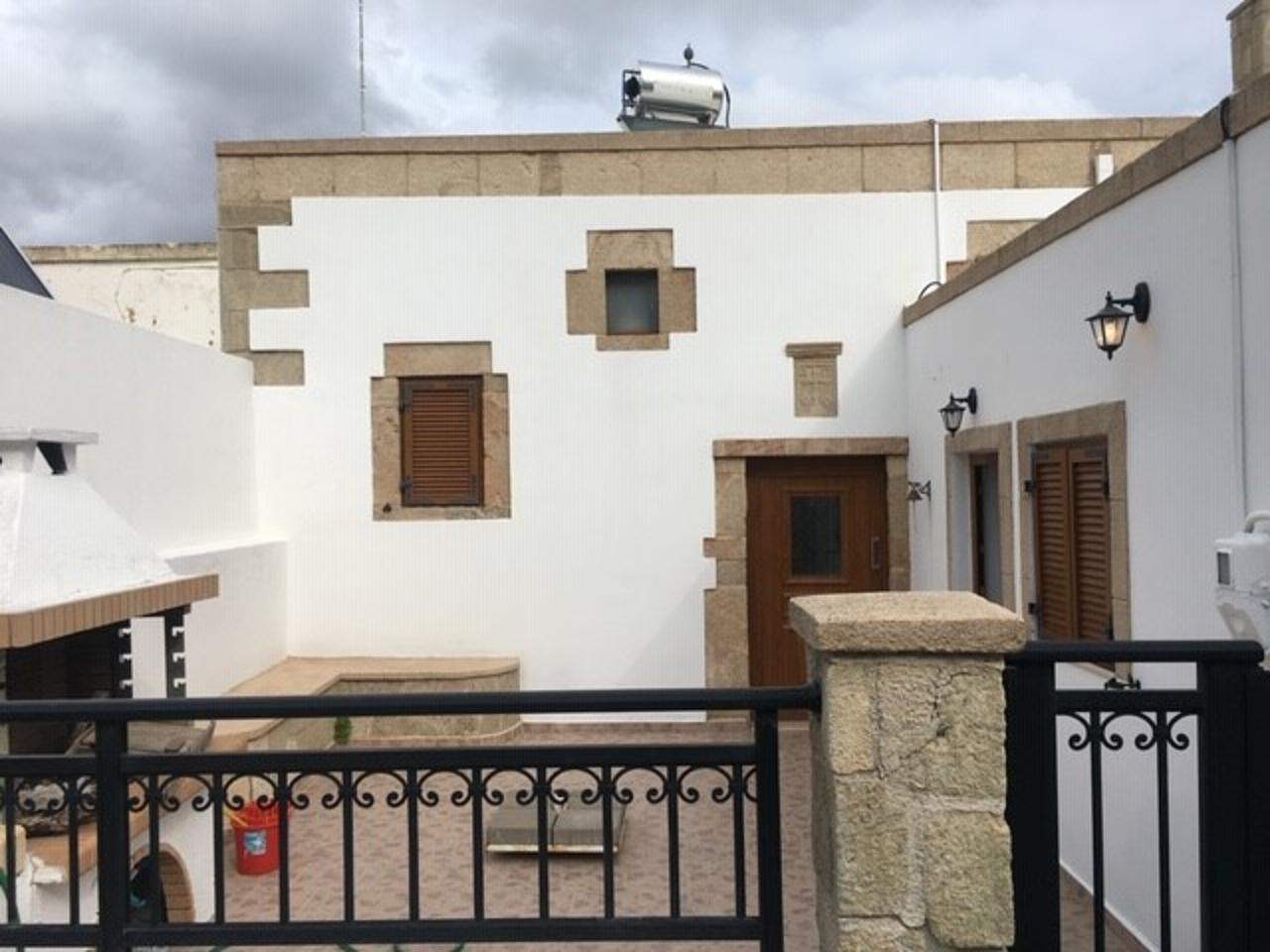 Μονοκατοικία  (10)