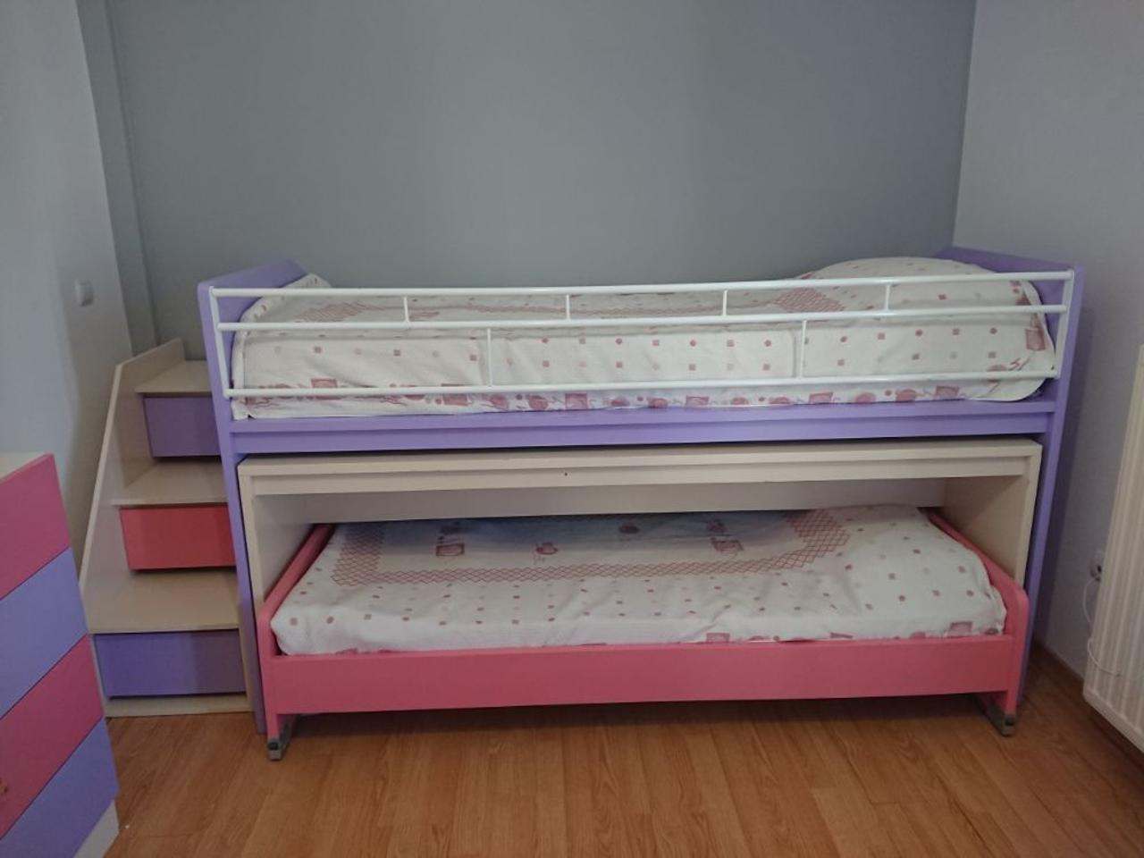 Πωλείται Κουκέτα με ενσωματωμένο Γραφείο και σκαλάκια - συρταριέρα +ραφάκια