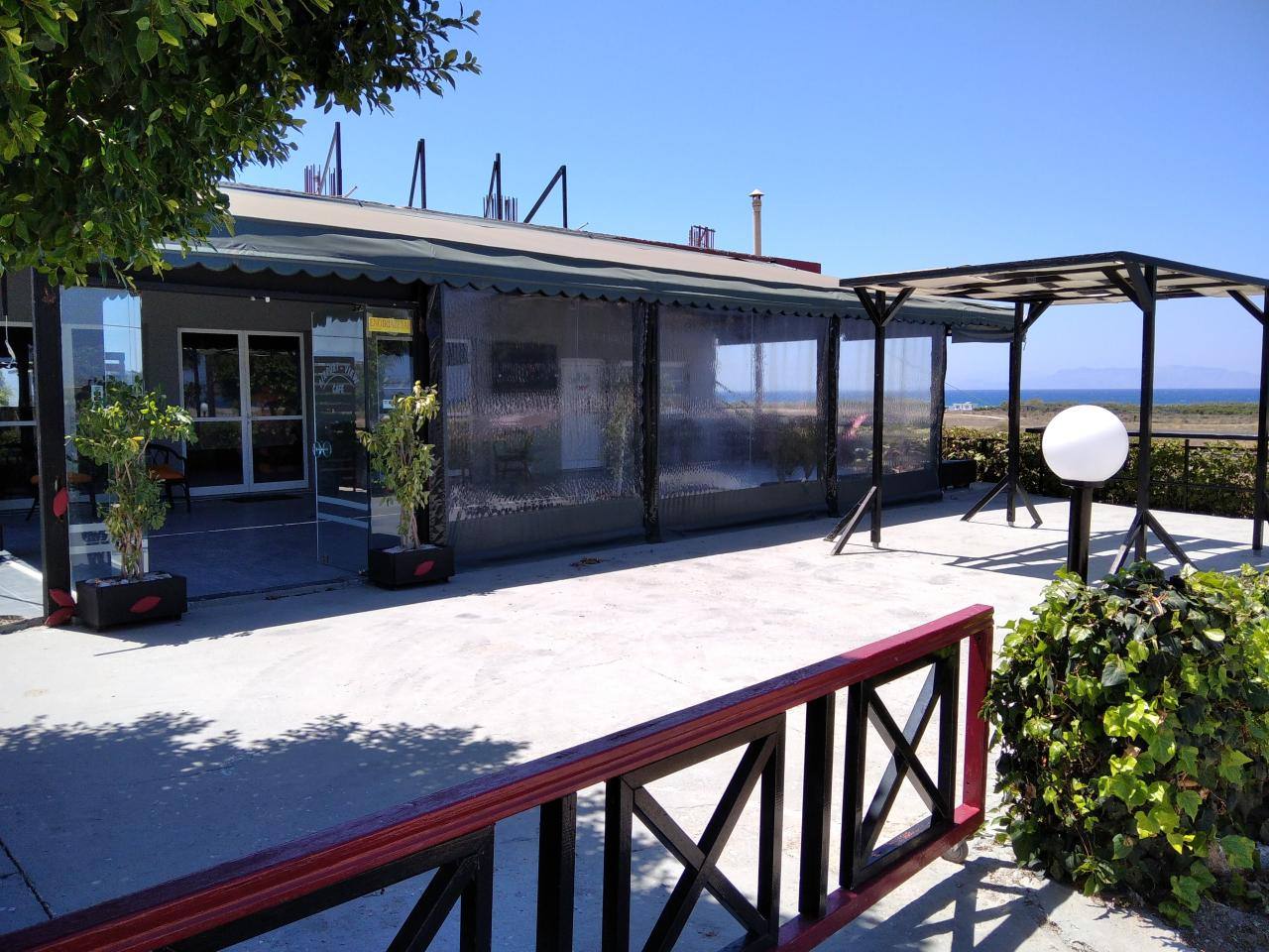 Κατάστημα  (2)