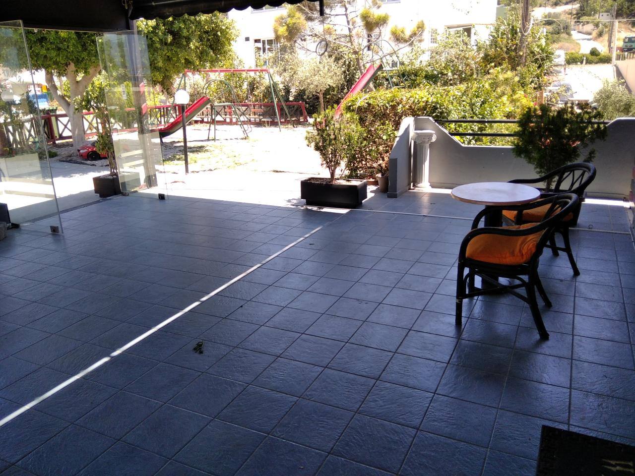 Κατάστημα  (4)