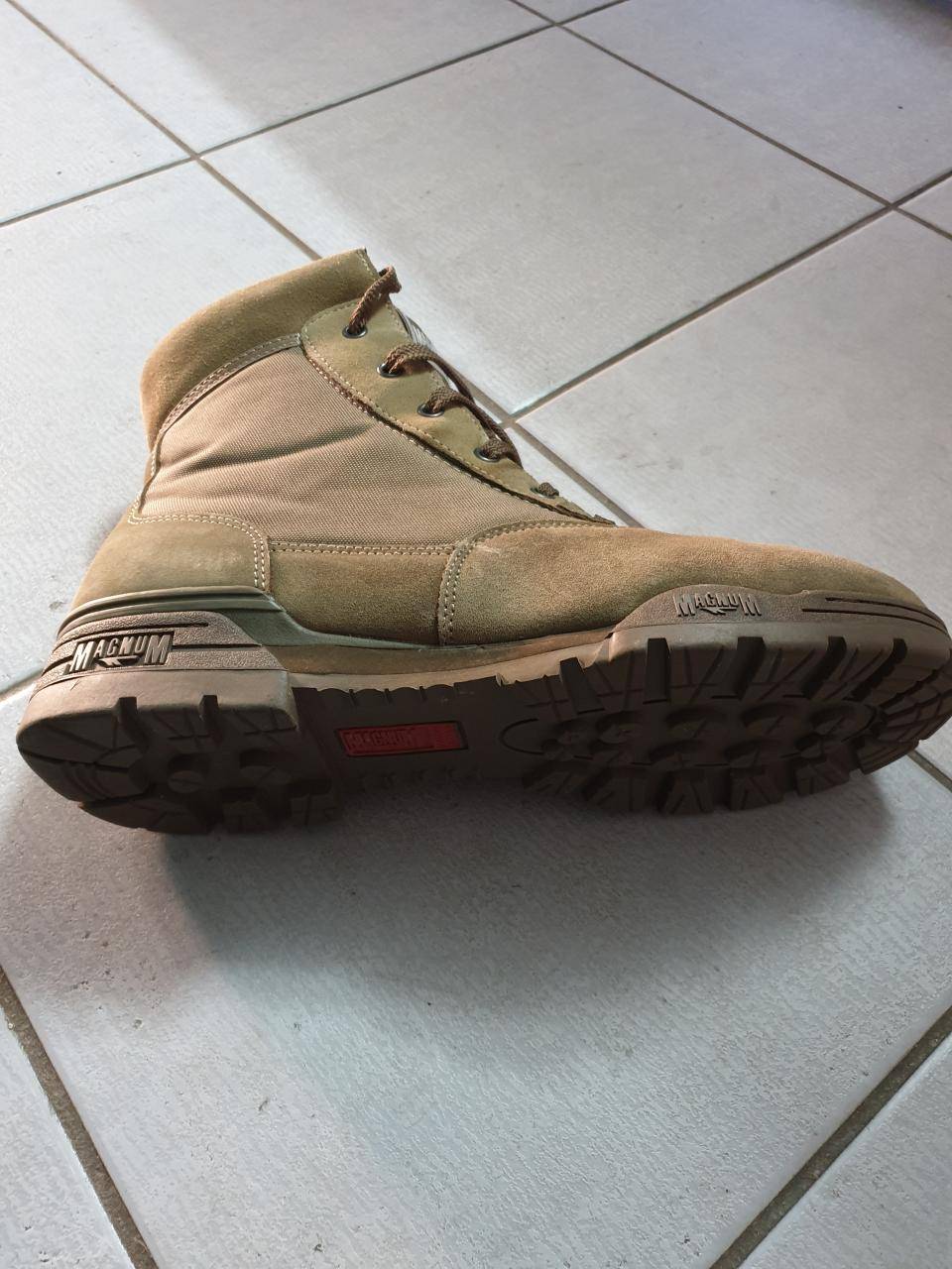 Πωλειται μπότες MAGNUM (3)
