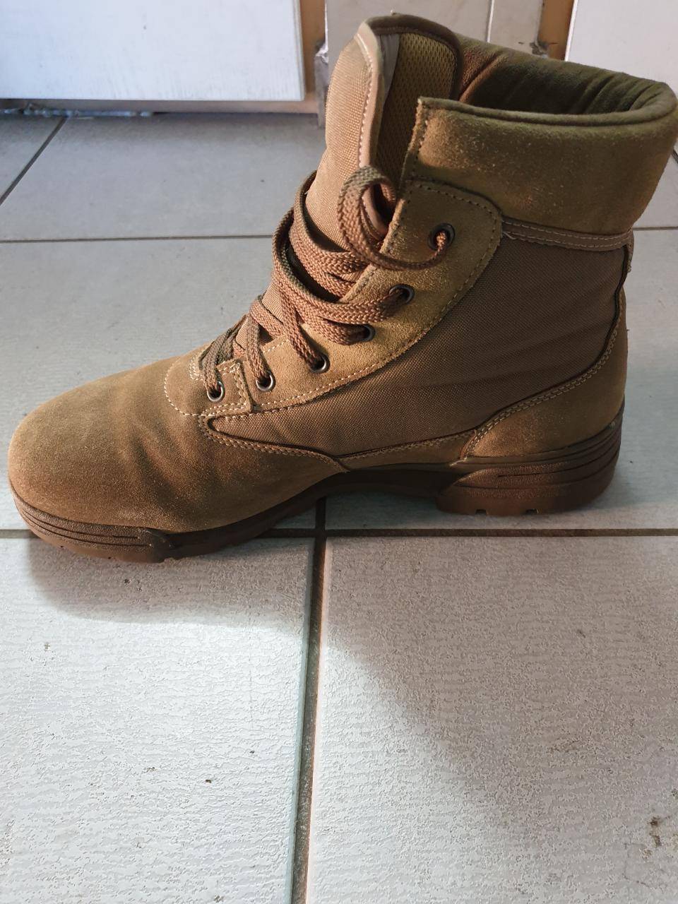 Πωλειται μπότες MAGNUM (4)