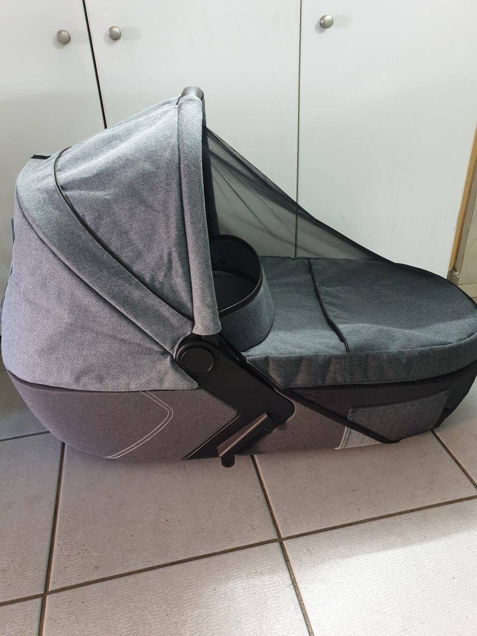 Πωλειται καλαθουνα βρεθους της MUTSY