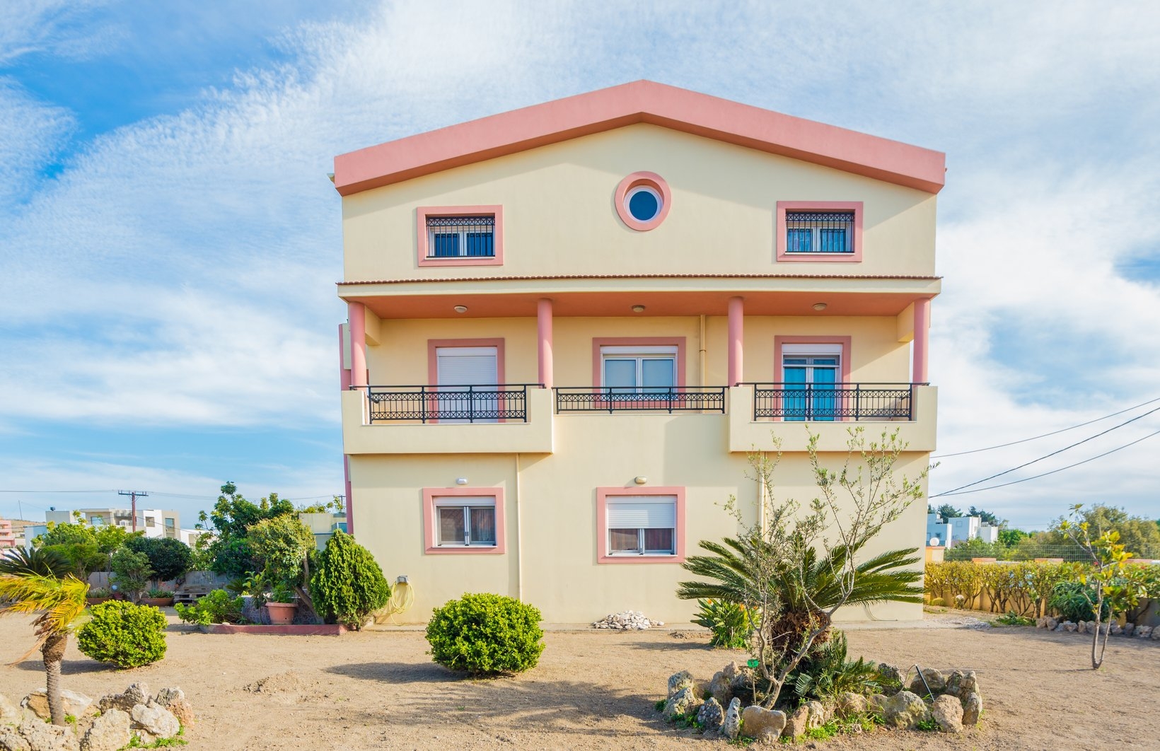 ΜΟΝΟΚΑΤΟΙΚΙΑ 300 τ.μ. (3)