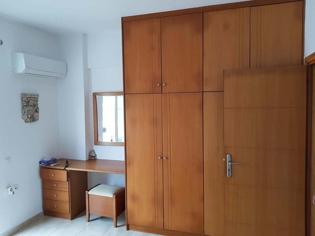 Διαμέρισμα  (8)