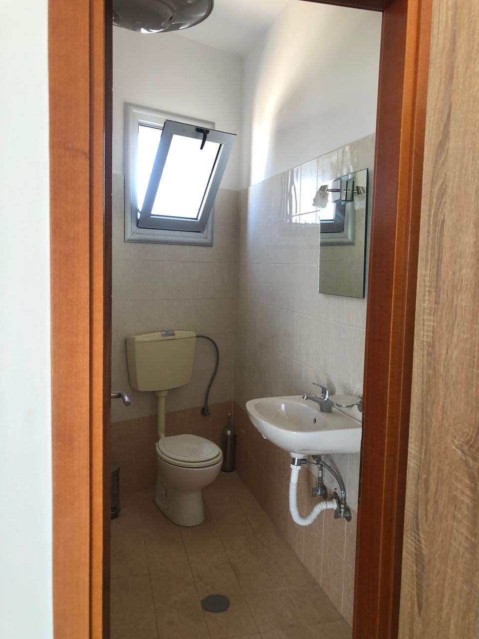 Διαμέρισμα  (8)