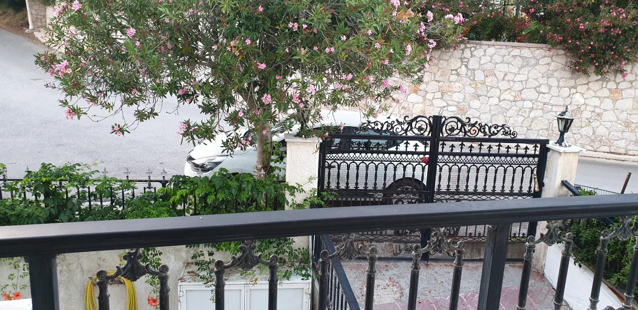 Μεζονέτα  (3)