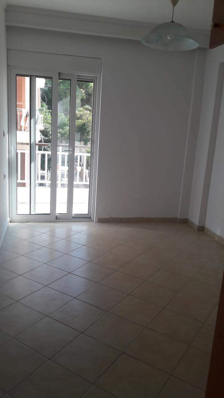 Διαμέρισμα  (8)