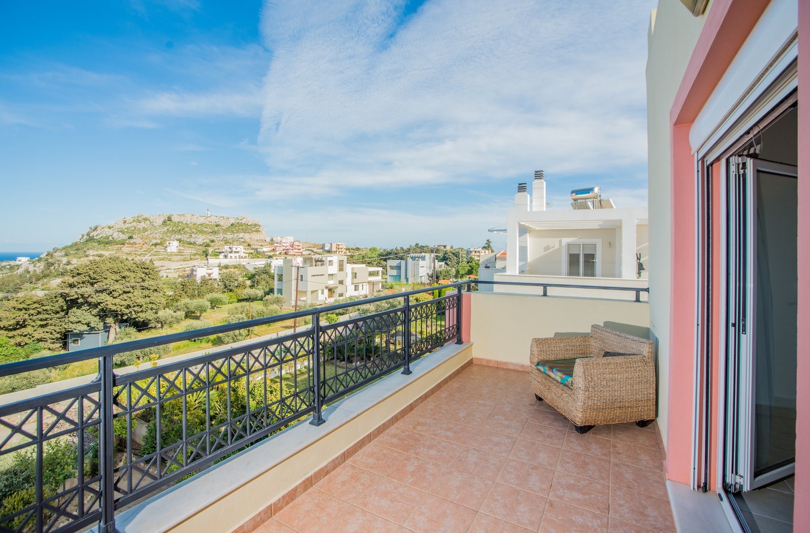 ΜΟΝΟΚΑΤΟΙΚΙΑ 300 τ.μ. (4)