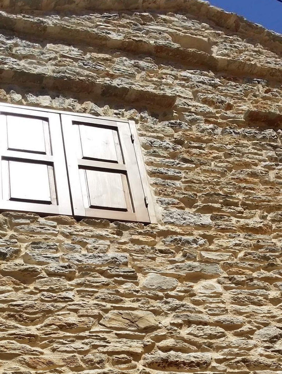 ΜΟΝΟΚΑΤΟΙΚΙΑ ΠΑΡΑΔΟΣΙΑΚΗ 90 τ.μ. (2)