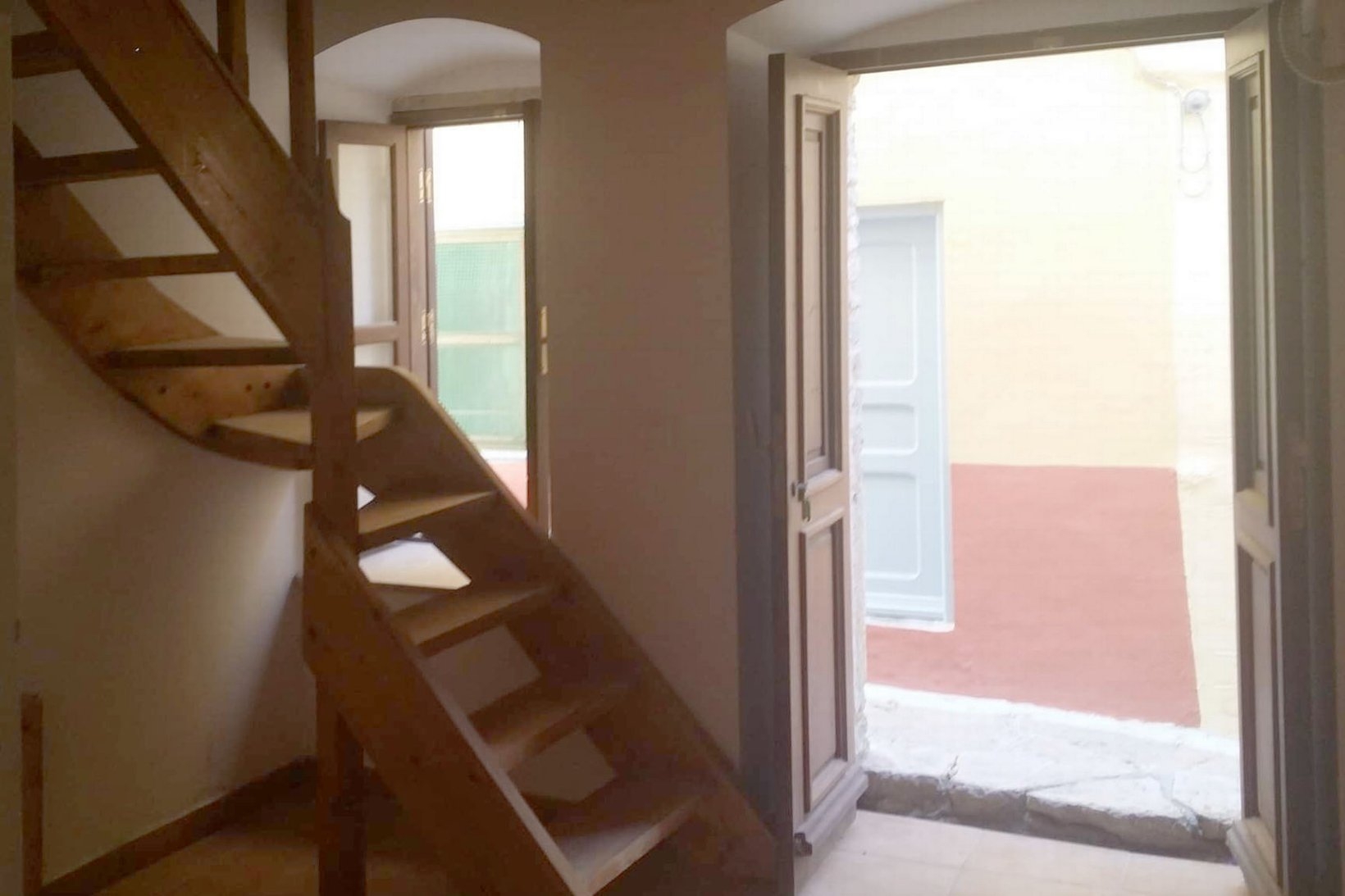 ΜΟΝΟΚΑΤΟΙΚΙΑ ΠΑΡΑΔΟΣΙΑΚΗ 90 τ.μ. (4)