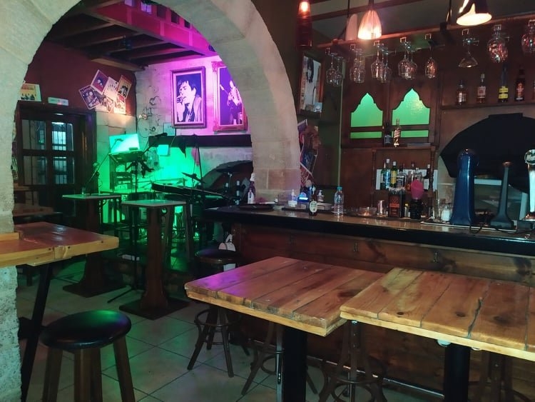 ΕΠΙΧΕΙΡΗΣΗ 30 τ.μ. (2)