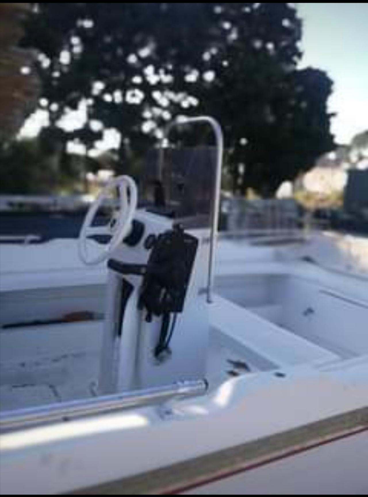 Πωλείτε βάρκα  (2)