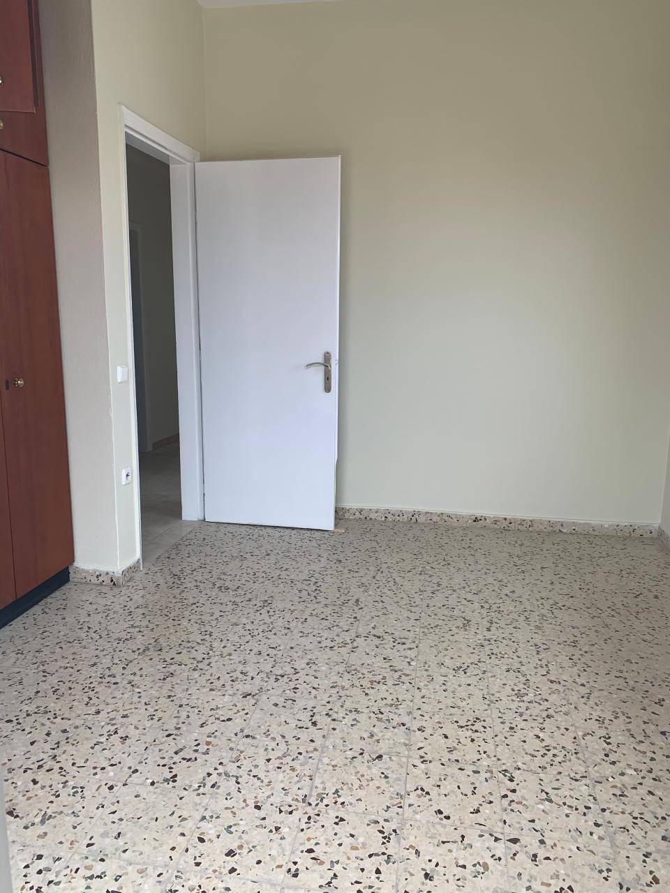 Διαμέρισμα  (8)