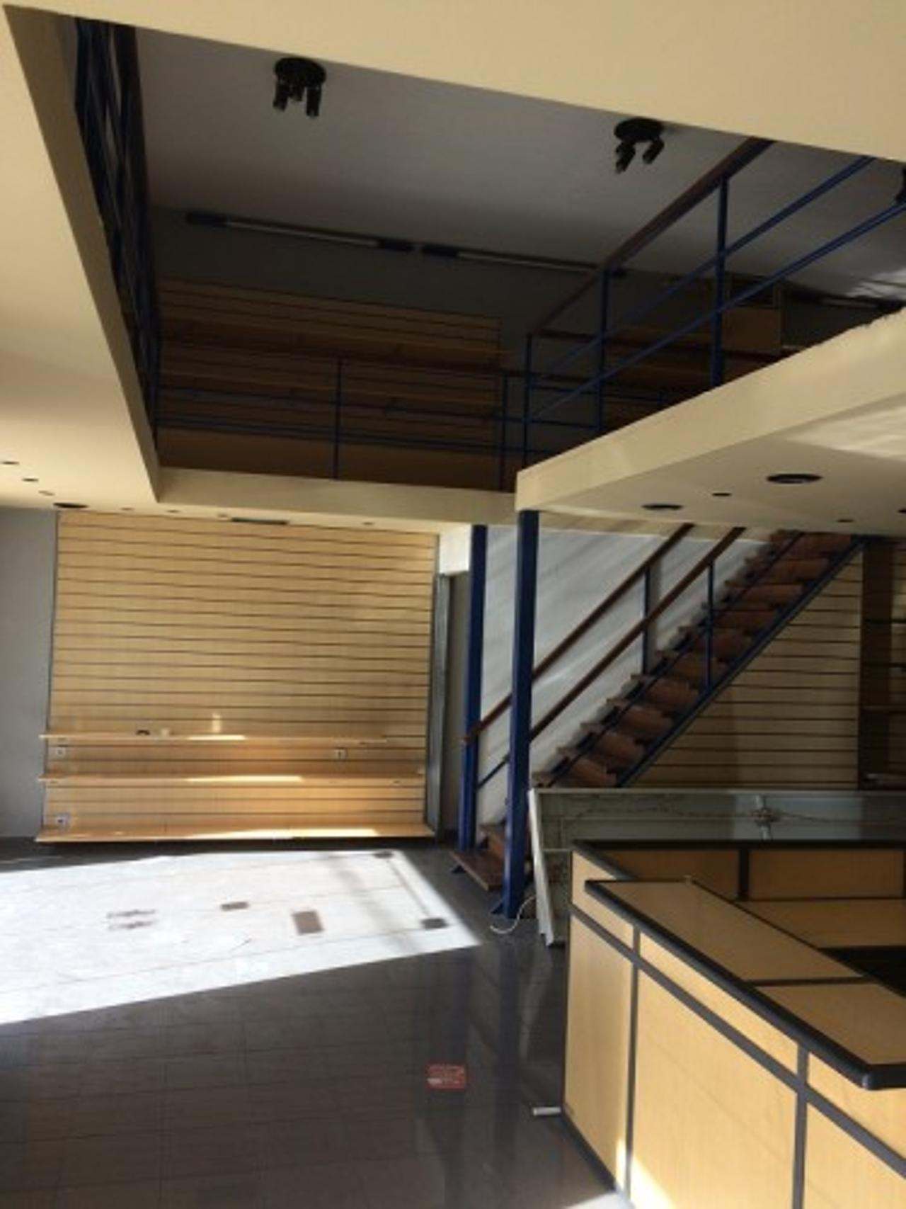 Κατάστημα  (4)