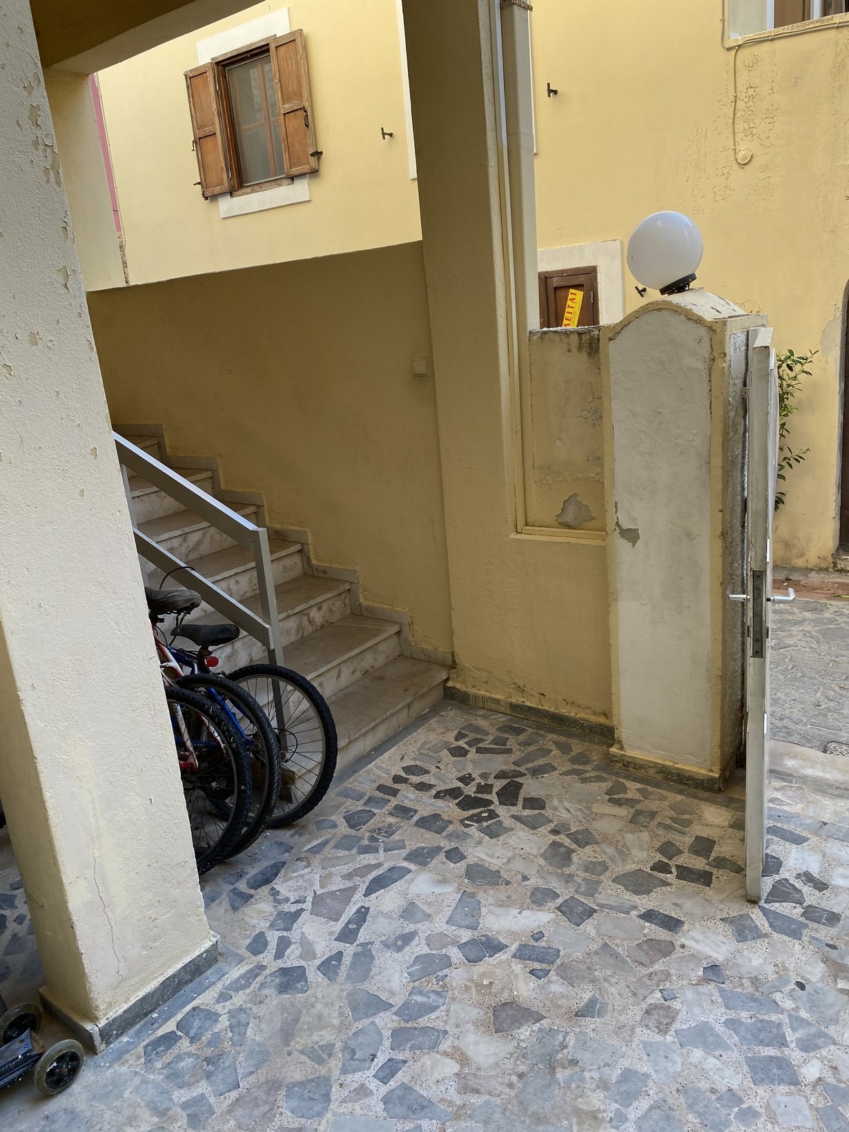 ΔΙΑΜΕΡΙΣΜΑ 90 τ.μ.