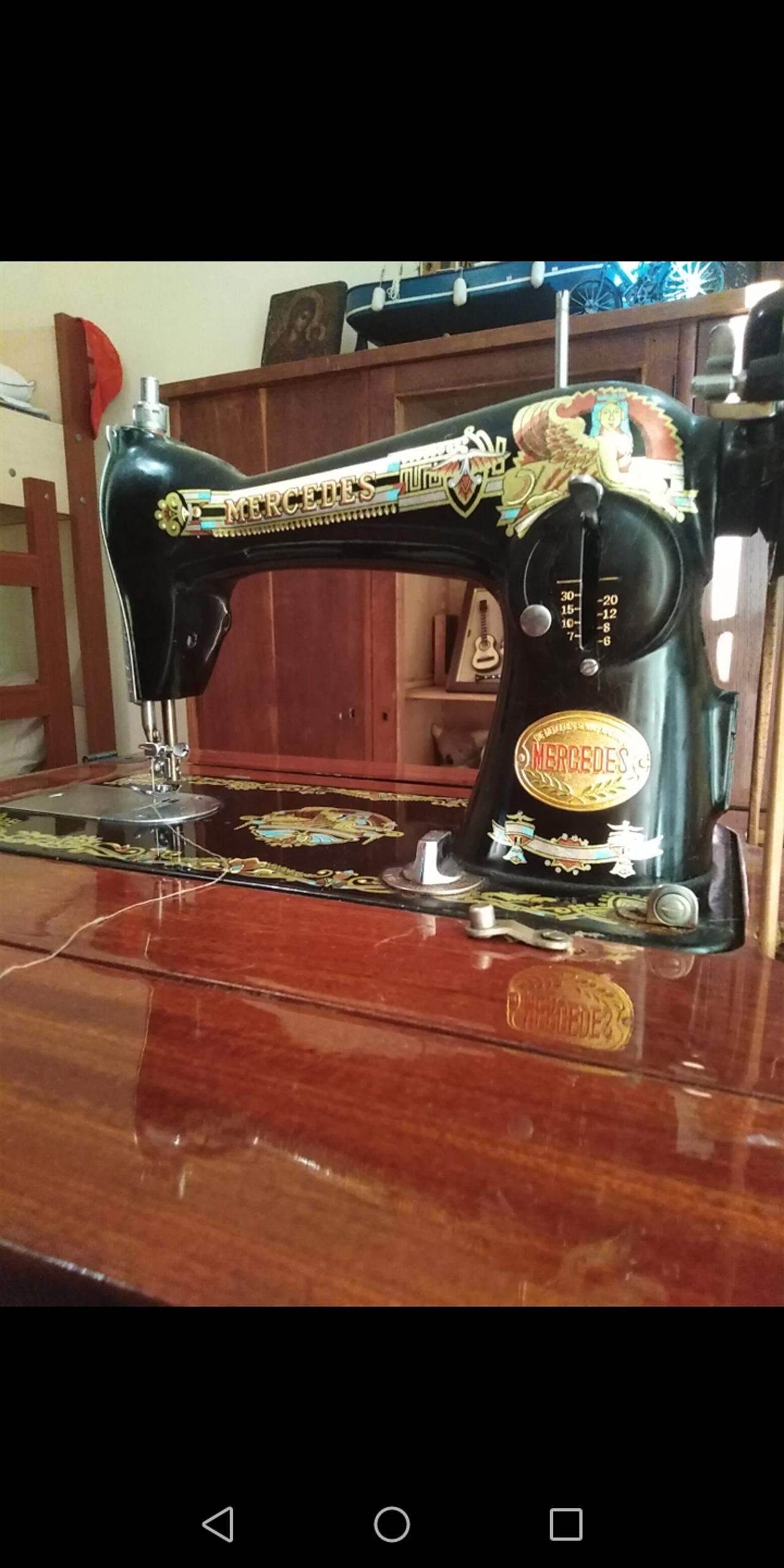 Πωλείτε ραπτομηχανή Mercedes 